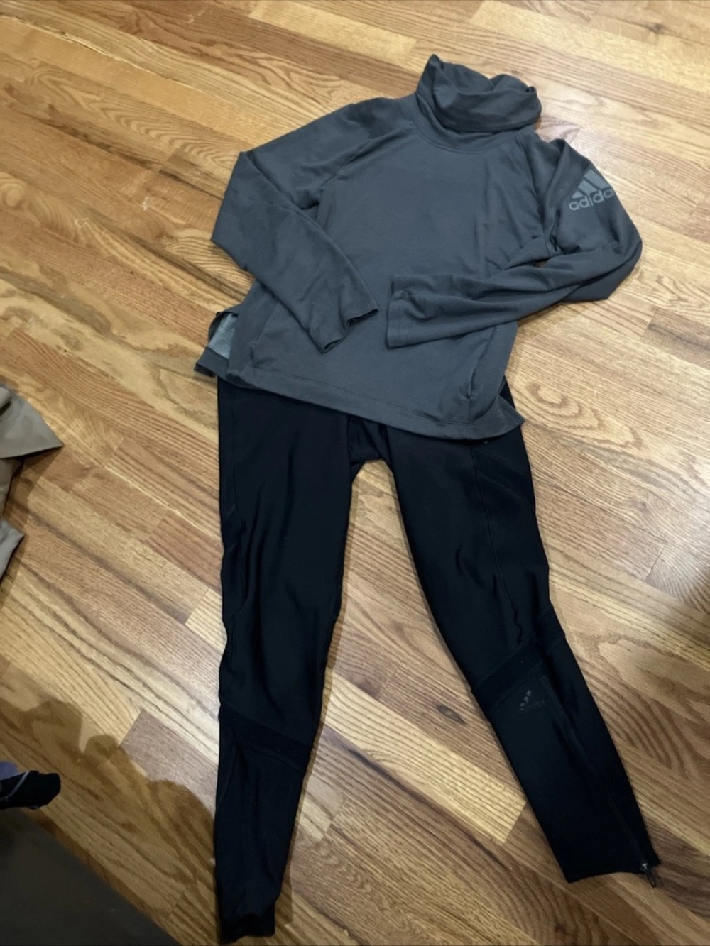 Adidas Women’s Athleisure Top/Legging Set Black/Gray Poly/Span Size M GUC